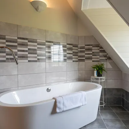 Bed & Breakfast Maison De 4*